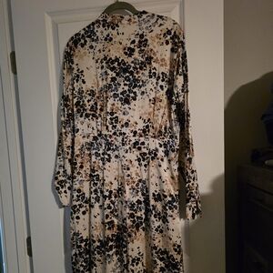 White House Black Market Floral Blouse